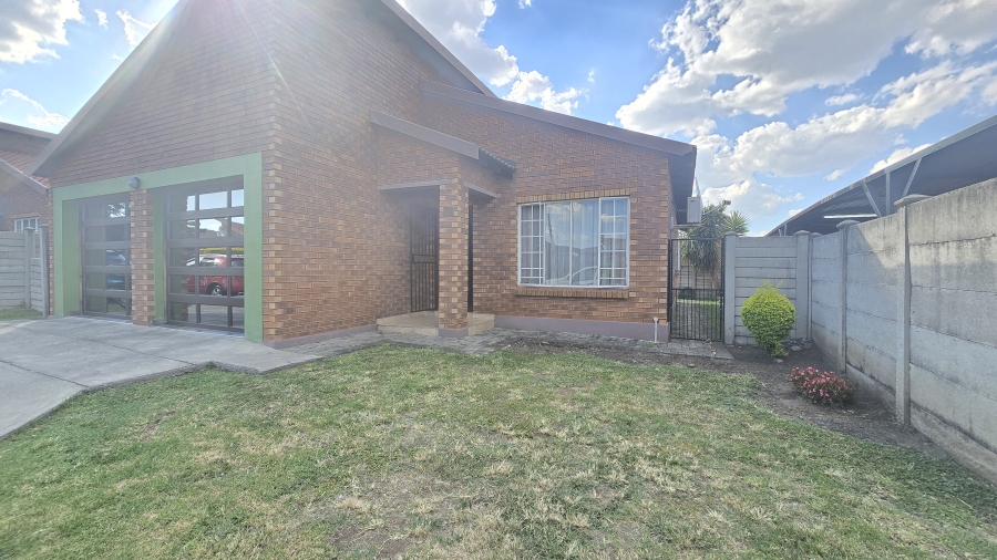 3 Bedroom Property for Sale in Waterval East North West